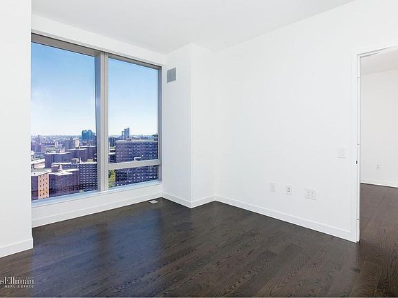 5th image of 252 South St #27K