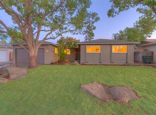 292 W Ashcroft Ave, Clovis, CA 93612