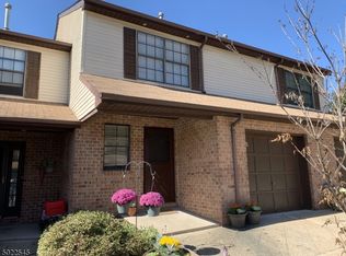 4 Howard Ct, Lebanon, NJ 08833