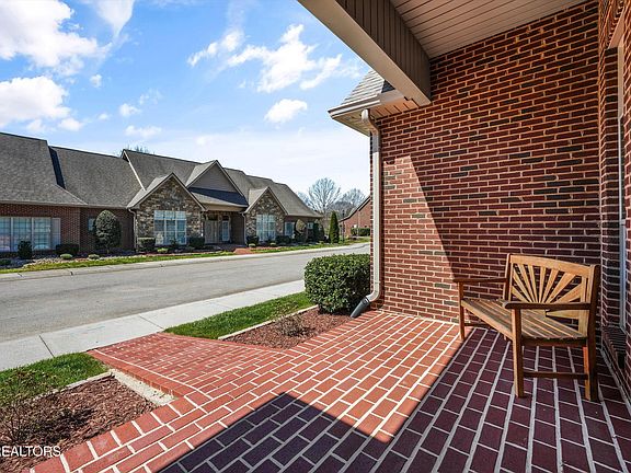 3rd image of 430 Savannah Village Dr