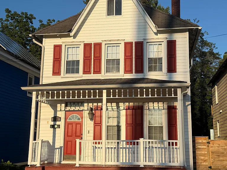 109 S Washington St — Photo 1