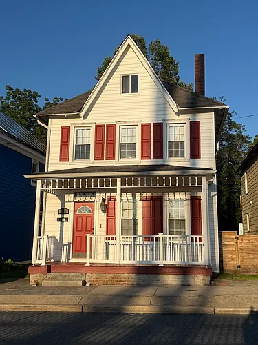 109 S Washington St Photo 1