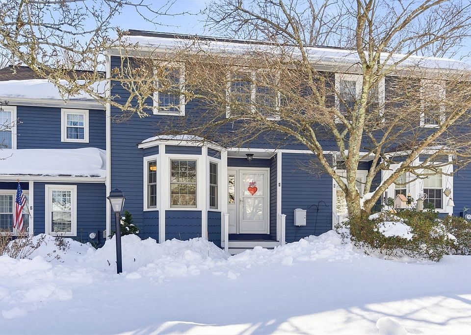 1st image of 4 Waterfall Ln