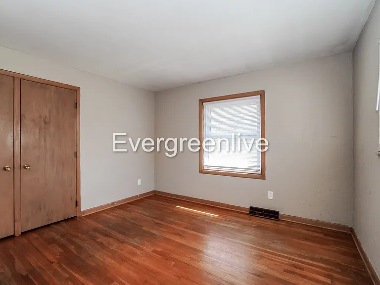 1147 Carrousel Dr E — Photo 8