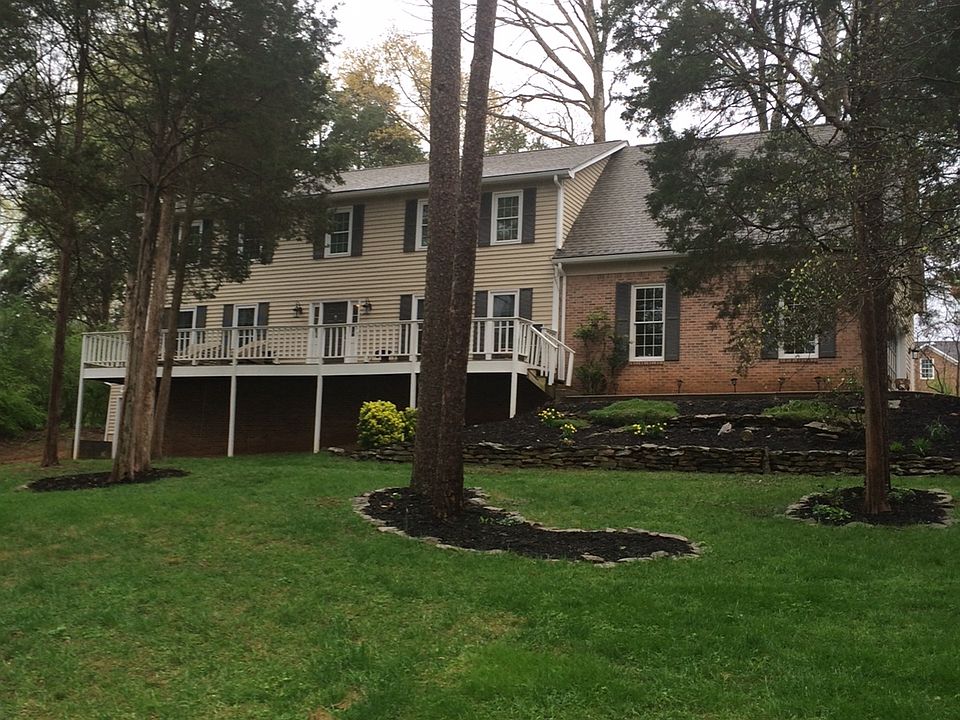 1st image of 816 Woodsmoke Cir