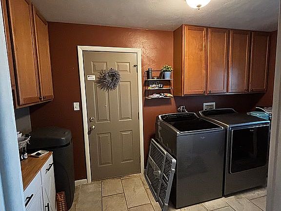 3rd image of 6631 Daly Rd