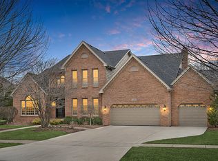 4336 Camelot Cir, Naperville, IL 60564