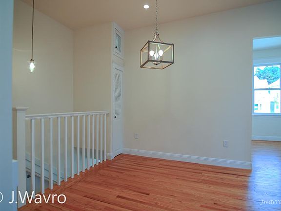 3rd image of 737 Elizabeth St