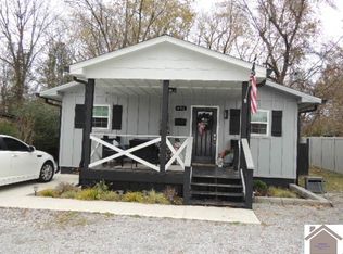 422 S 3rd St, Mayfield, KY 42066