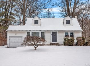 19 Derfuss Ln, Blauvelt, NY 10913