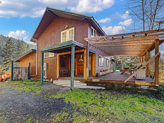 3rd image of 80181 Lost Creek Rd