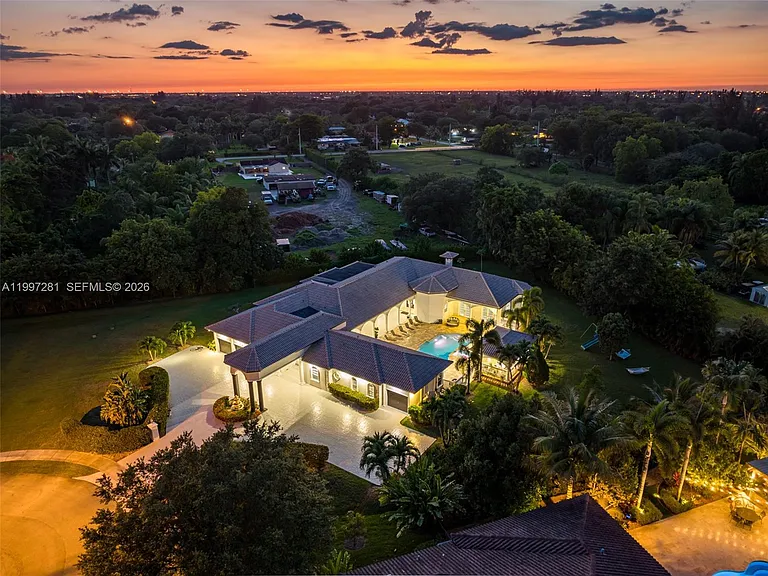 13751 Pine Meadow Ct — Photo 3