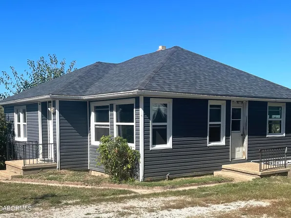102 W Merle Ln, Linn, MO 65051