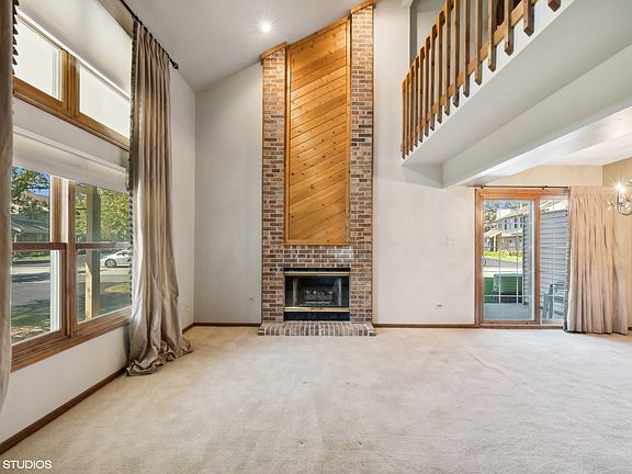 3rd image of 9323 Bradford Ln