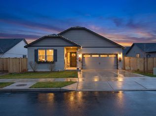 3812 SW Pumice Pl, Redmond, OR 97756