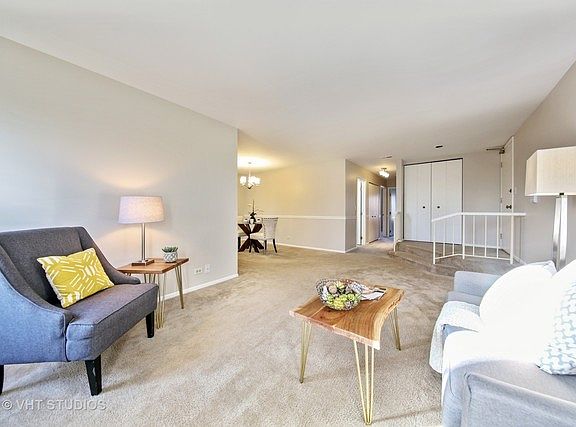 4th image of 415 Somerset Ct APT C