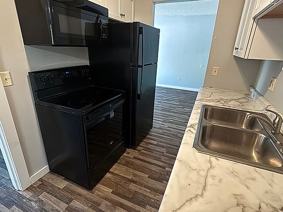 5th image of 919 Gould St APT 12