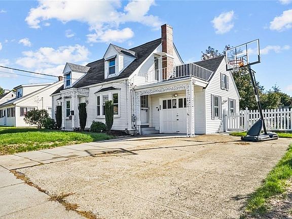 4th image of 36 Greenwood St