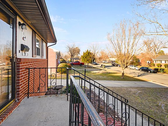 4th image of 316 Watson Dr