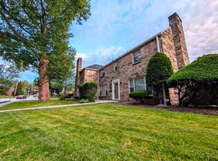 1255 Cochran Rd, Pittsburgh, PA 15243