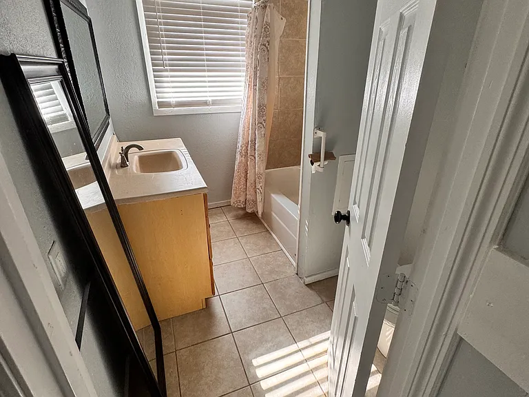 4345 K Ville Ave — Photo 9