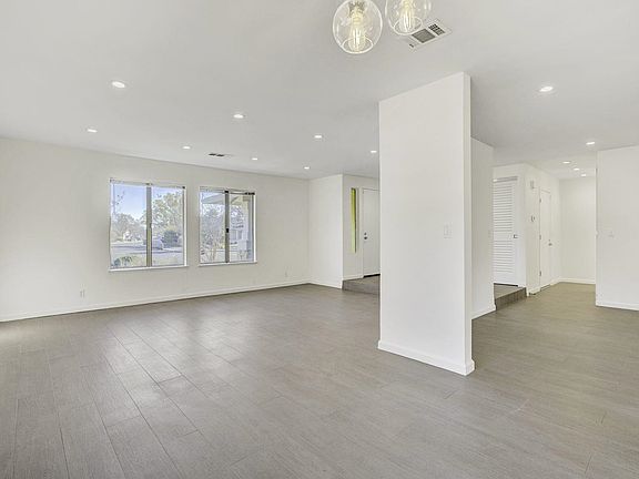 5th image of 312 N Alamo Dr
