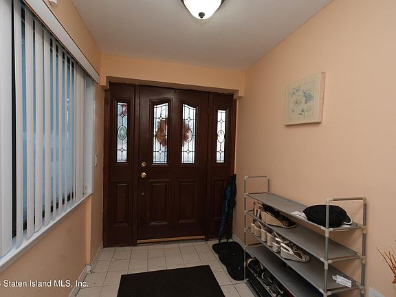 4th image of 612 Arlene St