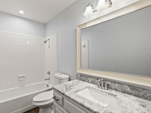 4th image of 2508 Arapaho Dr