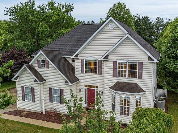 5th image of 450 Orchard Grove Way