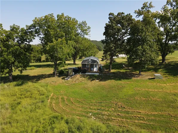 195 River Run Rd, Eureka Springs, AR 72632