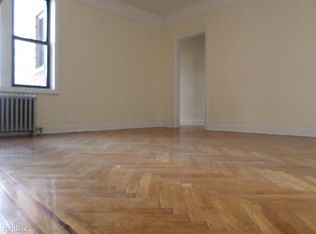 3523 30th St, Astoria, NY 11106