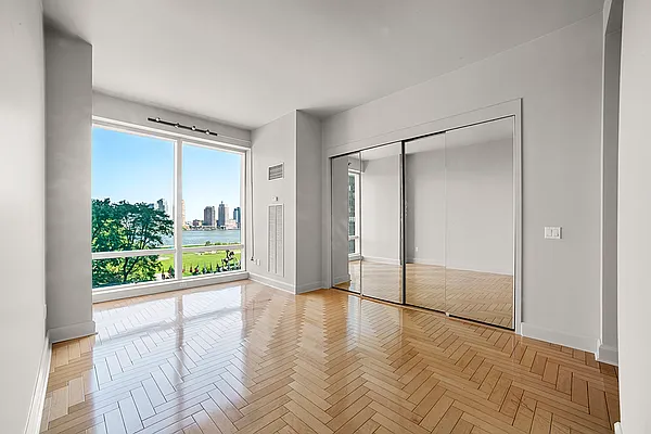 Rented by Sumitomo Real Estate Sales | media 2