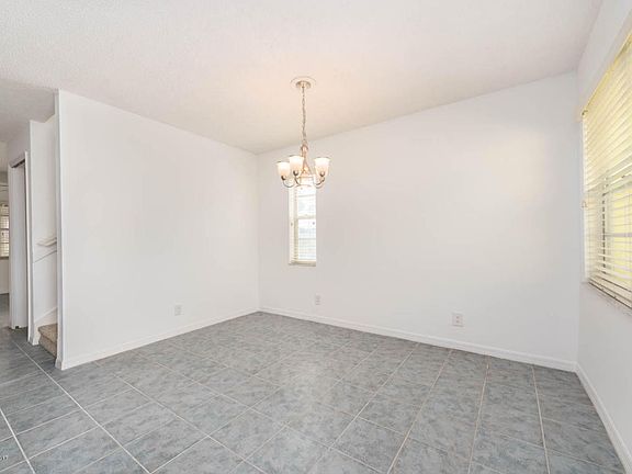 5th image of 685 Atlantic Dr