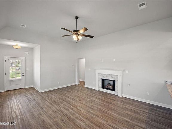 4th image of 8706 Hayes Dr