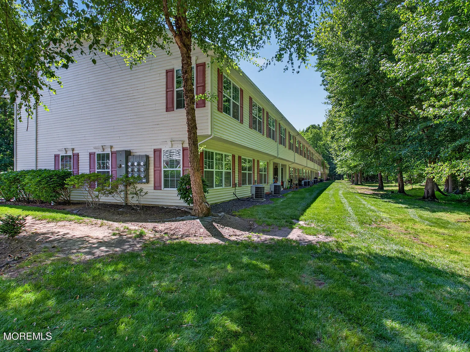 2 bed, 2.5 bath, 1186 sqft, $2,750 — Photo 3
