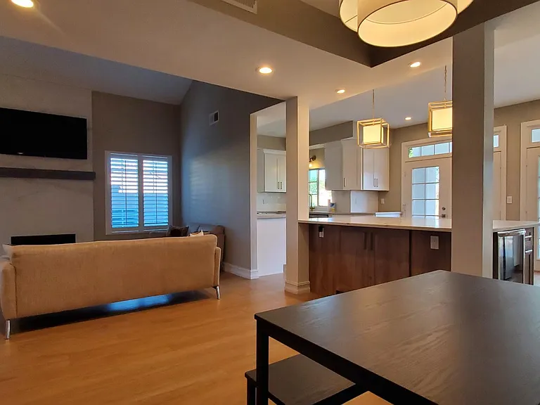 1301 W Windrift Way — Photo 7