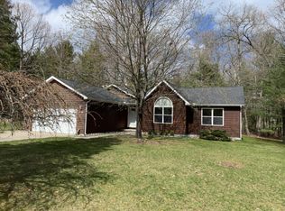 7128 Lakewood Dr, Oscoda, MI 48750