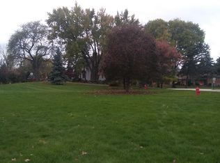 7 Forestview Dr, Bensenville, IL 60106