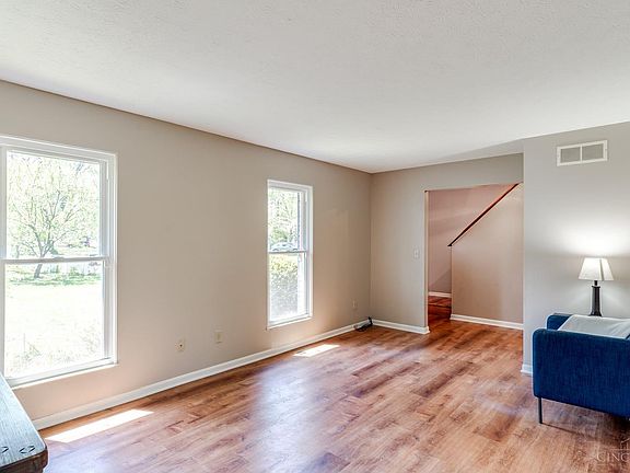 5th image of 6083 Donna Jay Dr