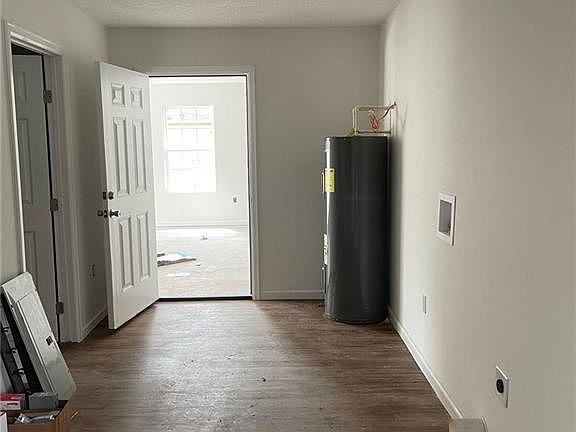 4th image of 1031 Hawks Landing Dr