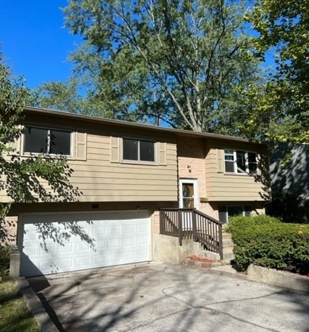 714 Circle Dr photo 1