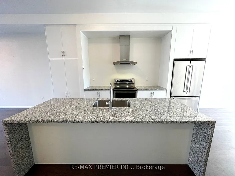 3922 Major Mackenzie Dr W — Photo 8