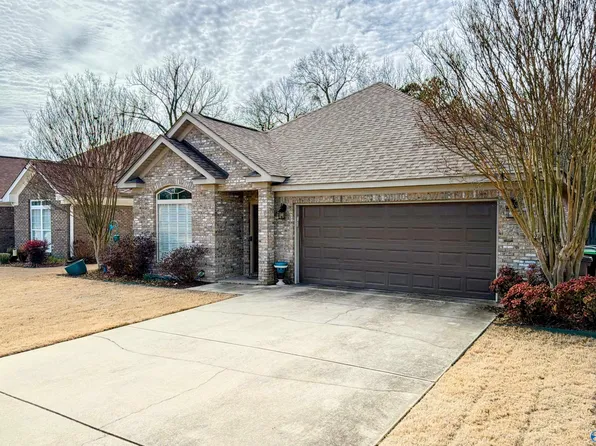 1523 Oak Lea Rd SW, Decatur, AL 35603