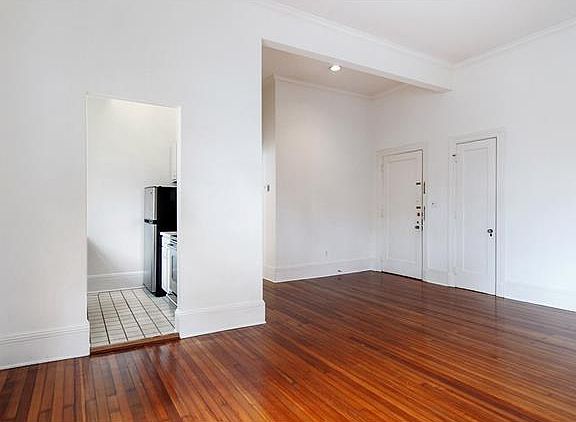 3rd image of 7014 Saint Charles Ave