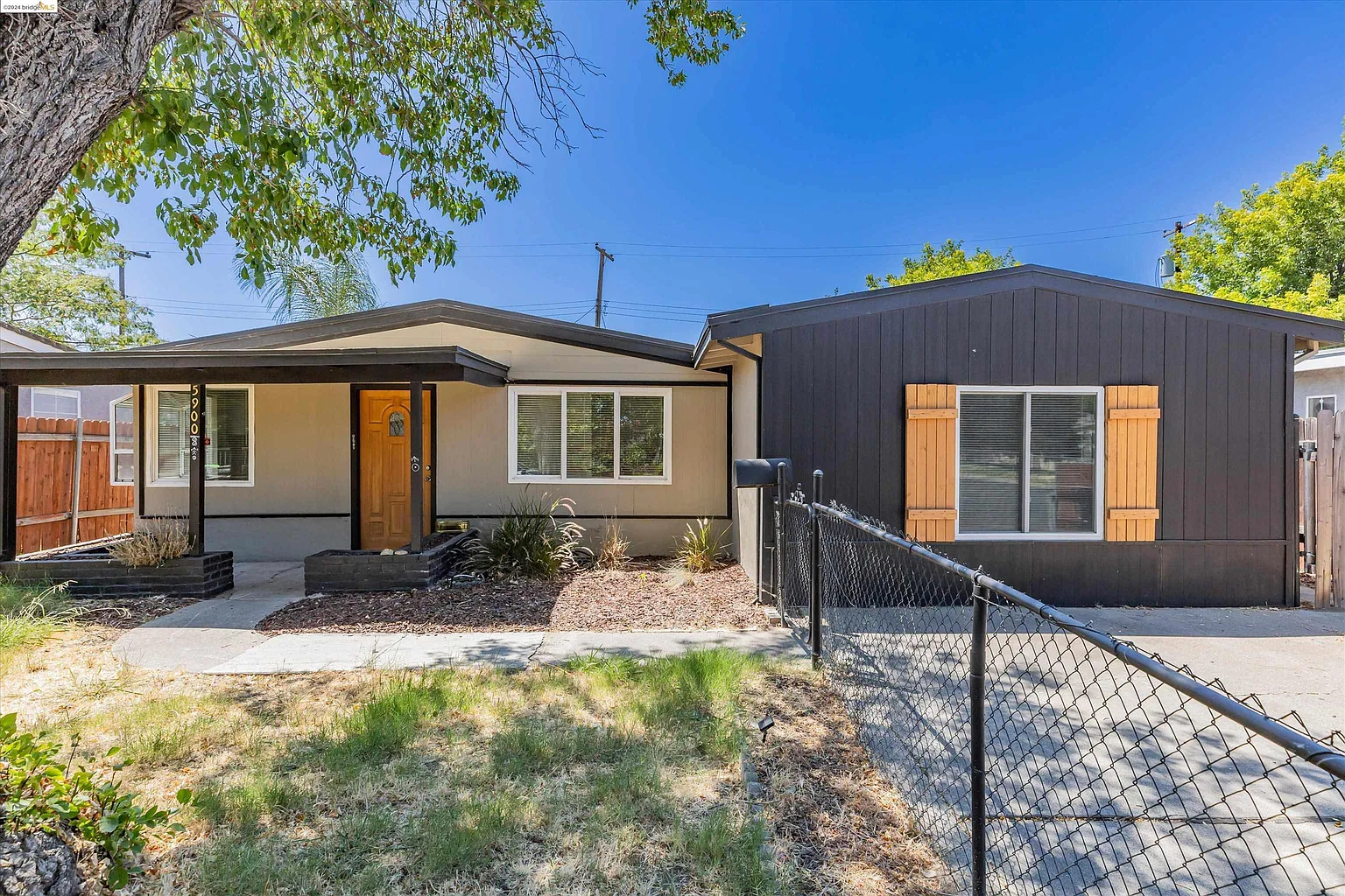 5900 Nina Way photo 1