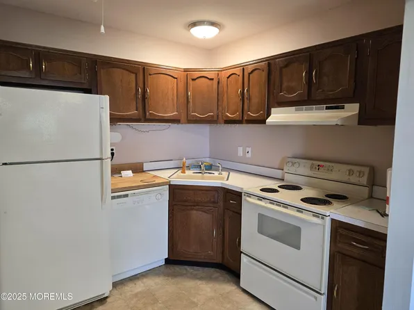 6 D Hancock Drive, Whiting, NJ 08759