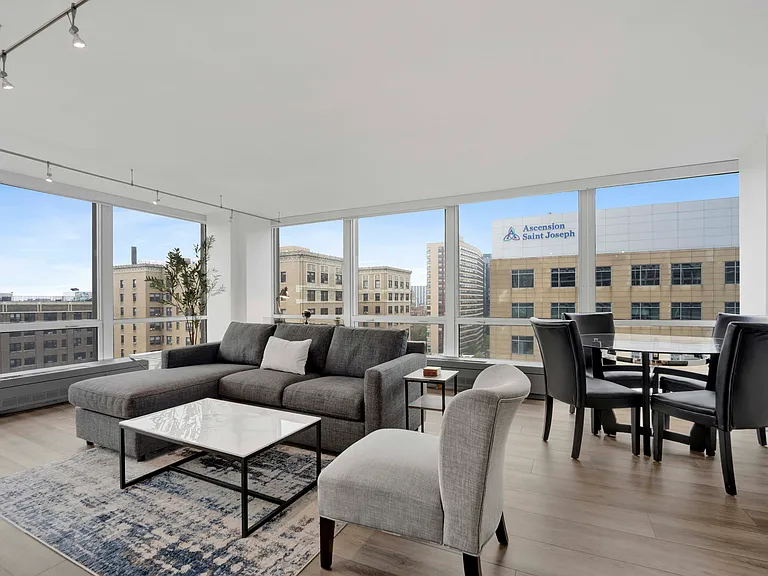 340 W Diversey Pkwy #1216 — Photo 2