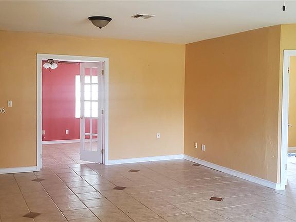 5th image of 131 SE Serenata Ct