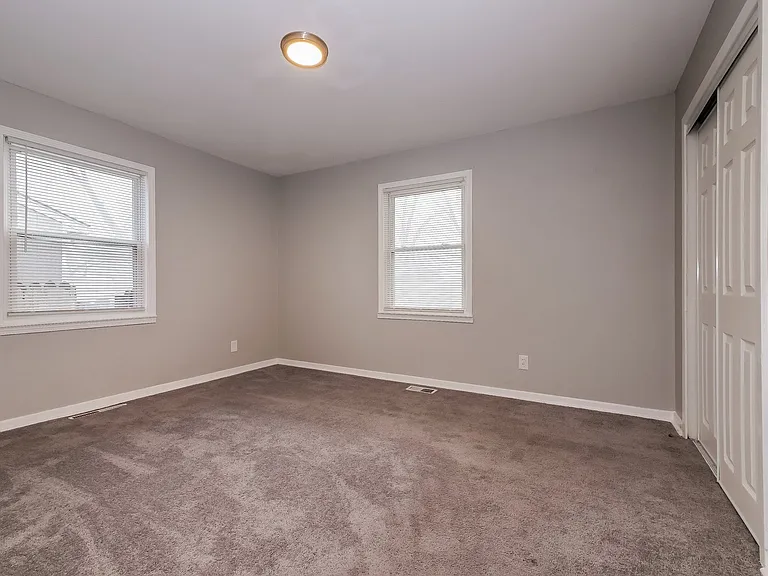 775358_027_bedroom_13395972.jpg