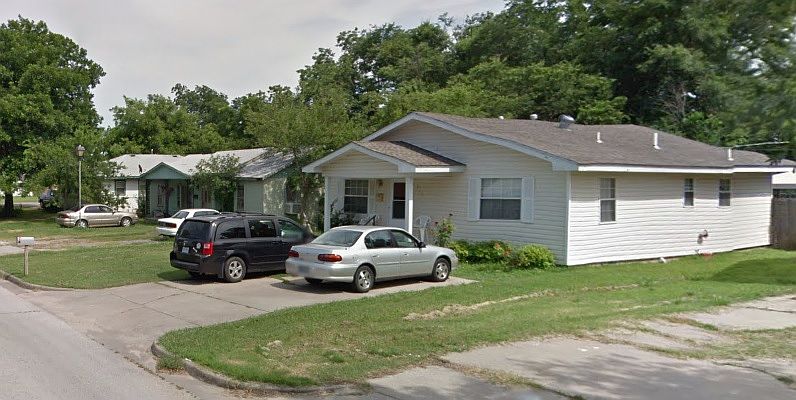 parking for 2-4 cars